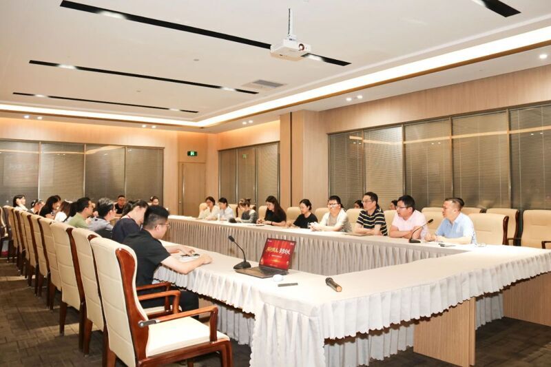 砺行致远 聚势突破！美嘉体育2025年中会议圆满举行